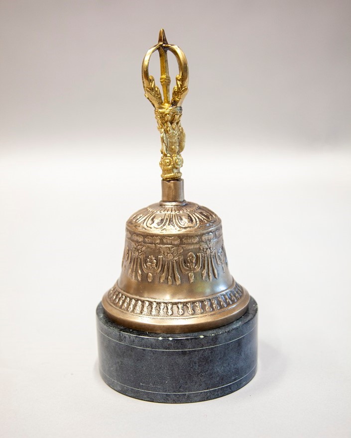 India Arts 8.25 Inch Seven Metal Bell W/ Wood Striker BL082