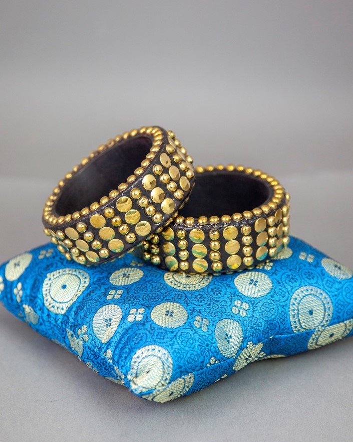 Bangle W/ Nail Head Ornamentation JM331